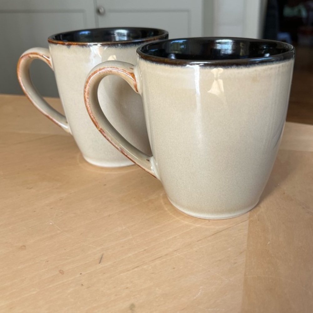 Pfaltzgraff Taos Cream/Tan and Black Ceramic Mugs 12 oz. Set of Two - Picture 7 of 12